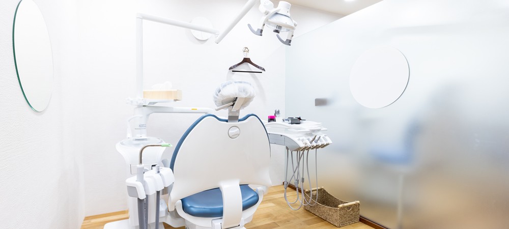 診療ユニットはそれぞれ区切られています