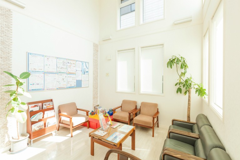 【キッズスペース完備・バリアフリー】亀井歯科が大切にする、予防を中心としたやさしい歯科医療