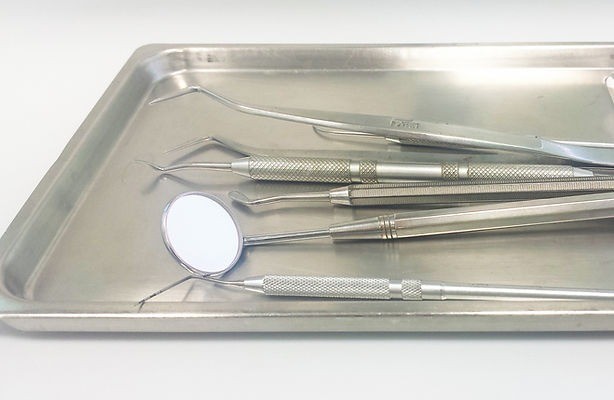 違和感や痛みを感じた患者様は、放置せず早めに受診を検討してみてはいかがでしょうか。