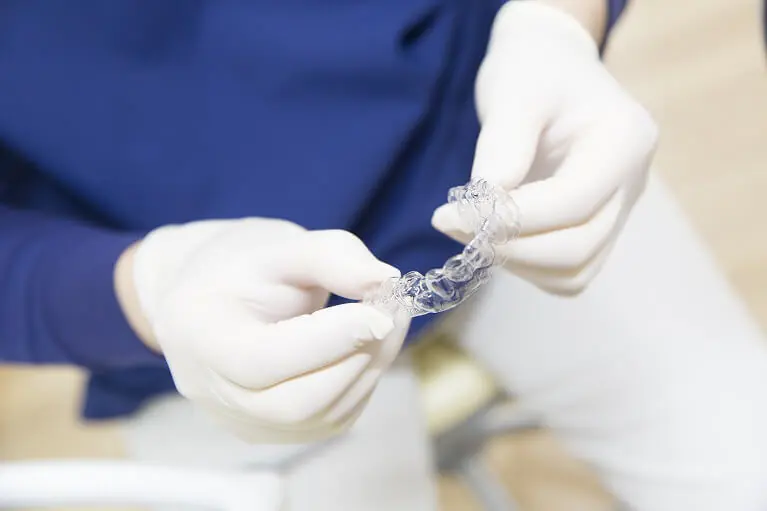 患者様それぞれの症状や希望に合わせた矯正治療を提案し、負担の少ない矯正を心がけています