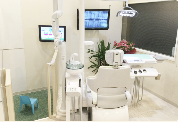 歯科治療に対して恐怖心をお持ちの方にも配慮し、できるだけ負担の少ない治療を心がけています