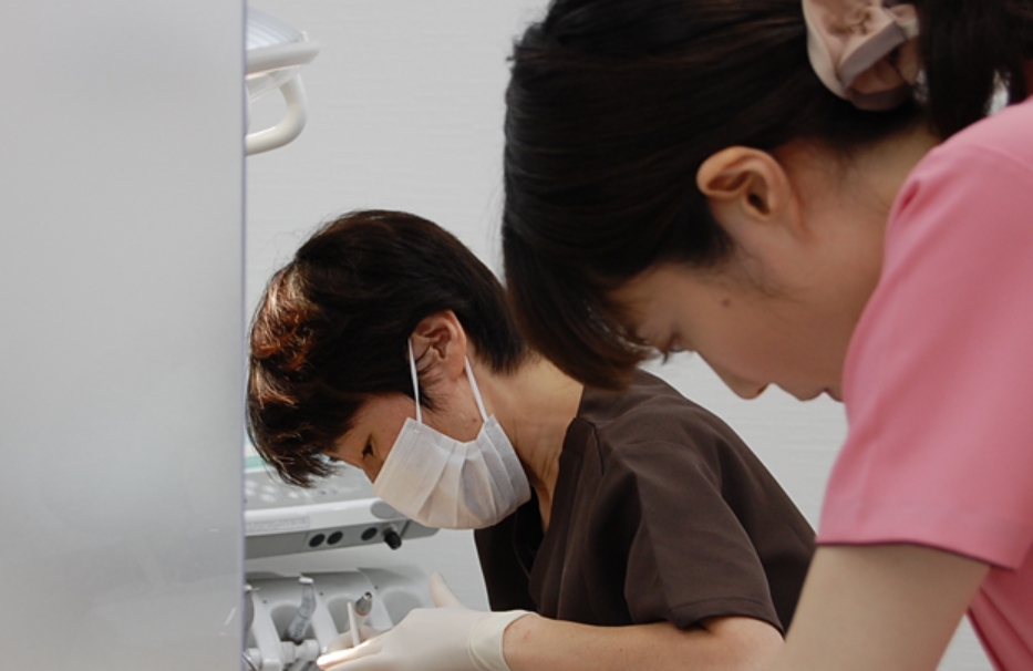 【吉祥寺駅から徒歩8分】【日本審美学会所属の女性院長】なるべく抜かない削らない予防重視のなお歯科クリニック