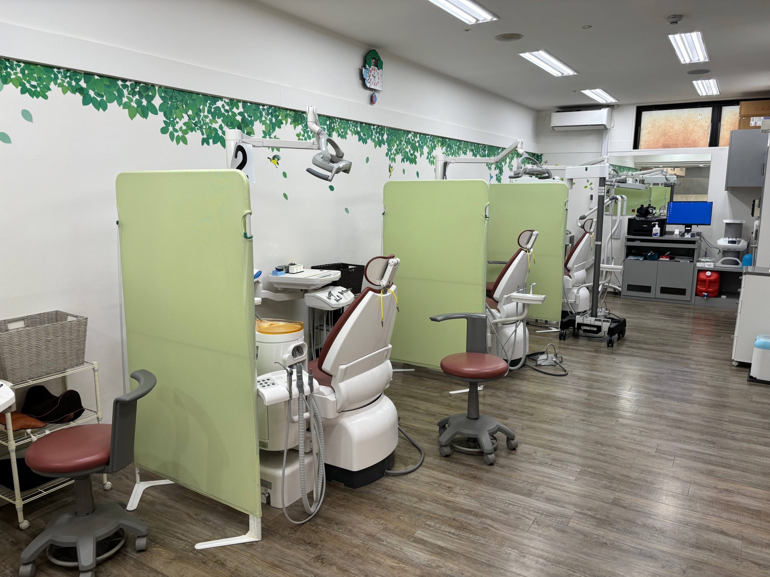 【山里バス停 徒歩1分】マイクロスコープと歯科用CTを活用した診療を行う照屋歯科医院