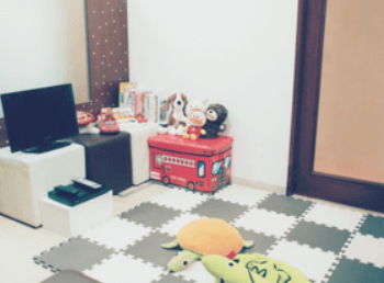 ①歯学博士が在籍しています②お忙しい方も通いやすいよう、土日も診療を行っております③キッズスペース