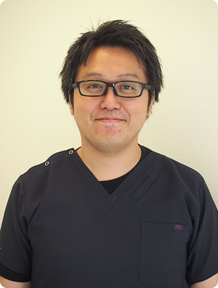 院長の猪股　慶久