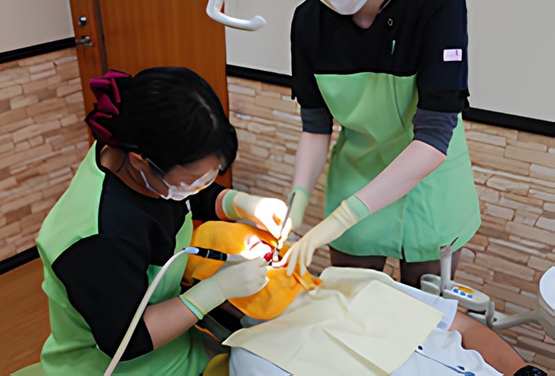 徹底した術前診査と段階的アプローチで安全・安定した噛む力を実現