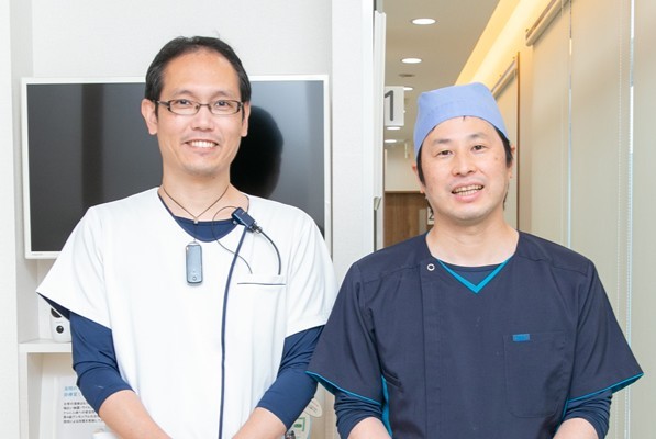 専門的な義歯（入れ歯）治療については院長の田端が担当し、口腔外科治療や一般的な歯科治療については副院長の尾上富太郎が中心となって対応しています