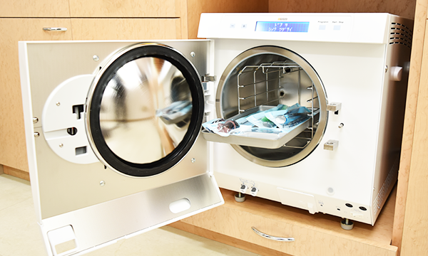 患者様が安心して治療を受けられるよう、衛生管理と滅菌対策に細部まで徹底した体制が整えられています