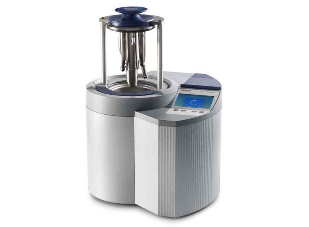 歯科用オートクレーブを活用し器具を滅菌しています