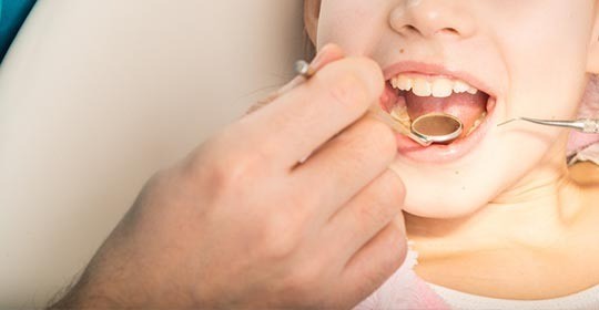 お子様の成長に合わせた口腔管理を大切にし、将来の歯並びやかみ合わせまで見据えた診療を行っています。