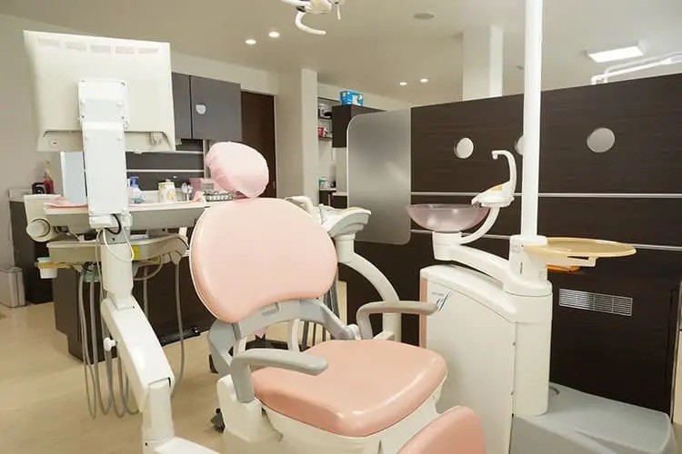 【駐車場完備・伊予土居駅徒歩5分】地域に寄り添う総合的な歯科医療を提供する長井歯科医院