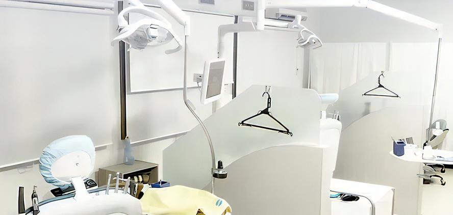 ①診療スペース②キッズスペース