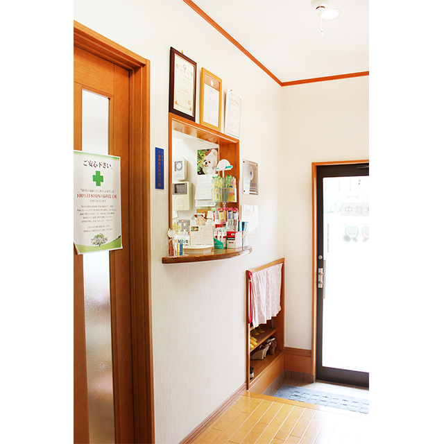 【八千代台駅 西口から徒歩3分】【平日20時まで診療・土曜も午後診療】予防からインプラントまで幅広く対応し、“削らない・抜かない”治療を重視するアップル歯科医院