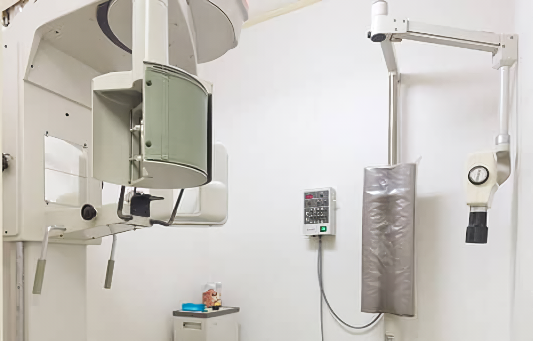 従来の歯石取りだけでは、歯周病菌が血液内に入り込んでしまうリスクもあります