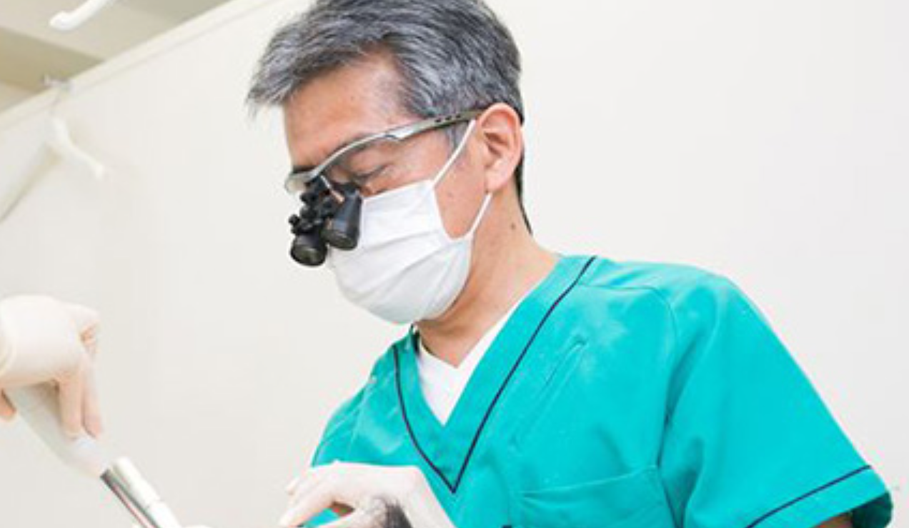 マイクロスコープを用いて精密な治療をご提供します