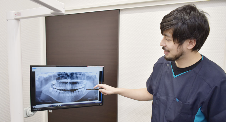 モニターを使用しての治療説明の様子