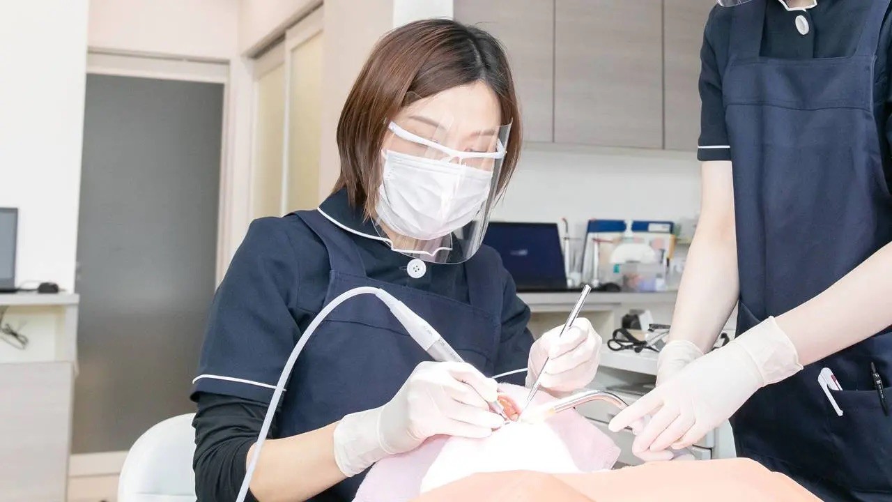 歯科衛生士によるプロフェッショナルケアを行います。