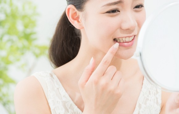 【体育館西バス停 徒歩1分】歯周病治療と予防歯科に取り組むさかい歯科