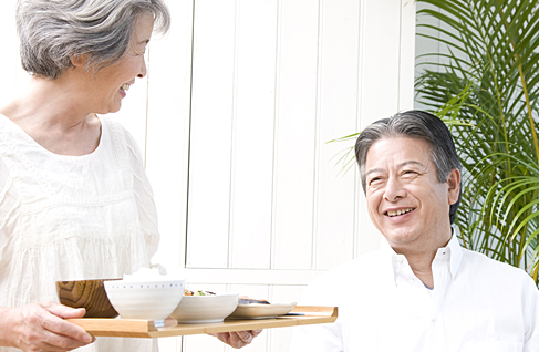 フィットした入れ歯で食事の楽しみを取り戻す咬合バランスの調整