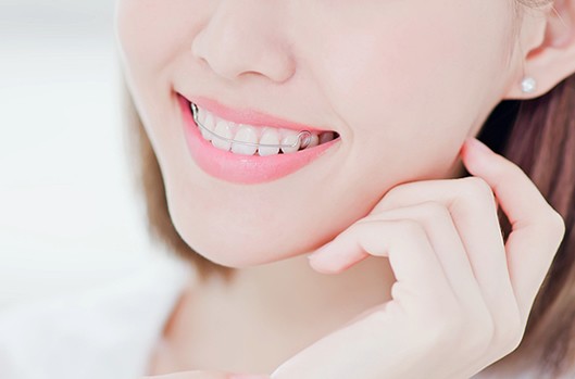 見た目の美しさと機能性の両立を目指し、長期的な健康につながる矯正治療を提供しています。※写真はイメージです。