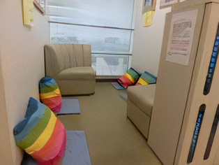 ①玄関観②受付③待合室