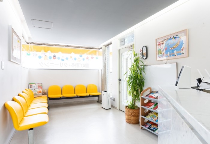 ①受付②待合室③診療室