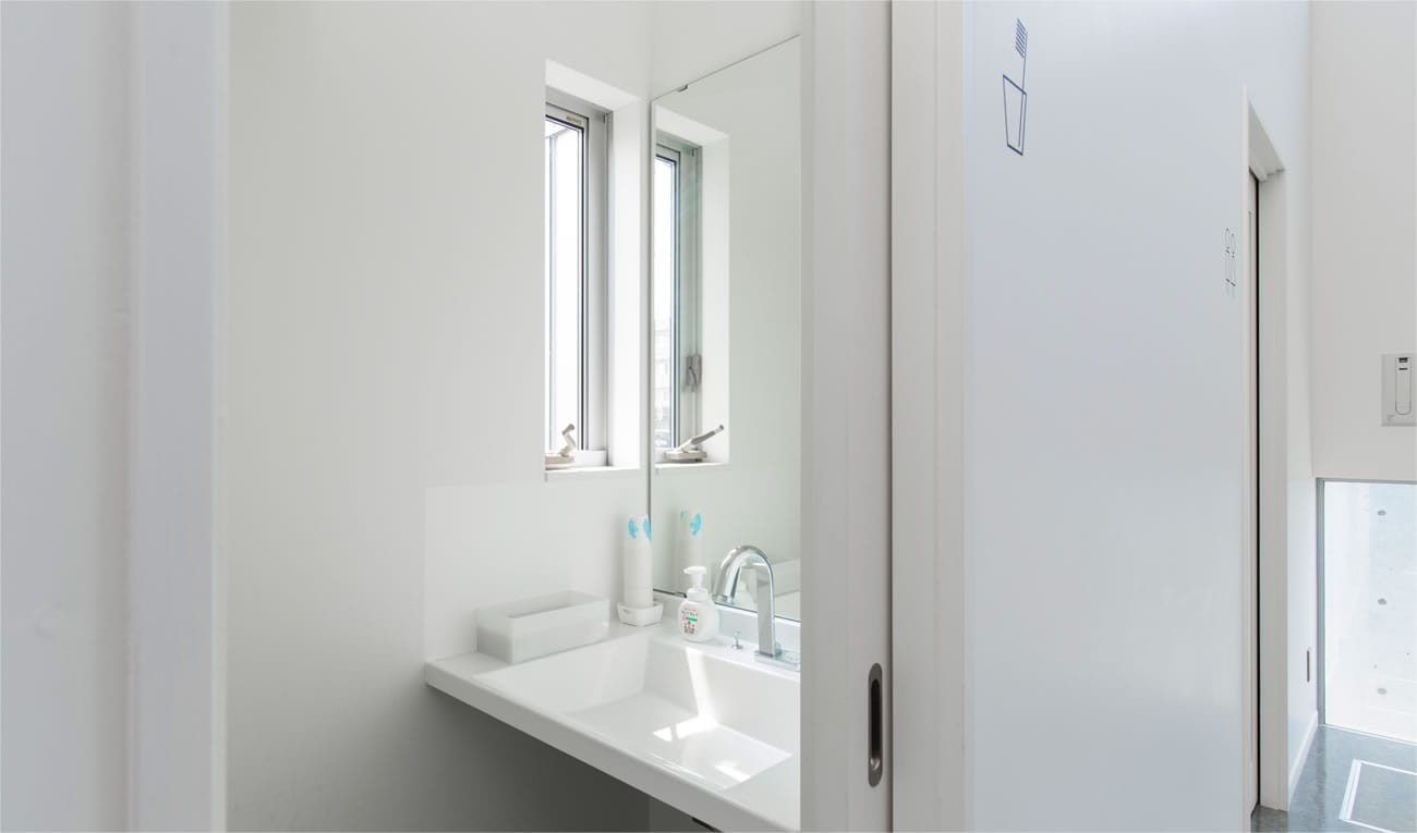 ブラッシングルームにてお口のチェックが行えます