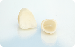 見た目の美しさの向上や機能性の高い被せ物で治したい方へ