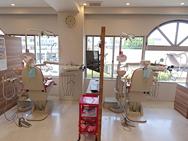 快適な咀嚼と自然な見た目を実現する治療