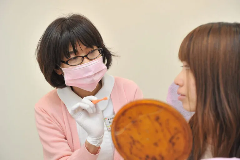 健康な歯を守るため、日常のケアを丁寧にサポート