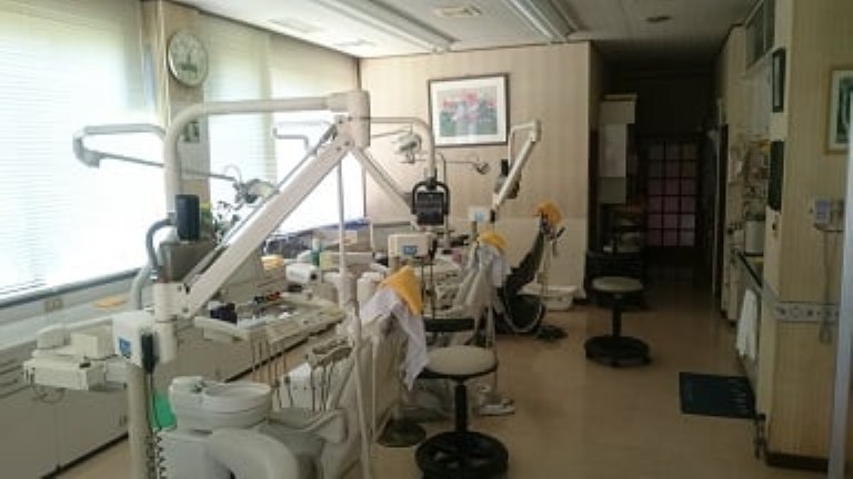 【佐渡両津港から徒歩11分】【日本老年歯科医学会専門医在籍】地域に寄り添い高齢者医療にも力を入れる田中歯科医院