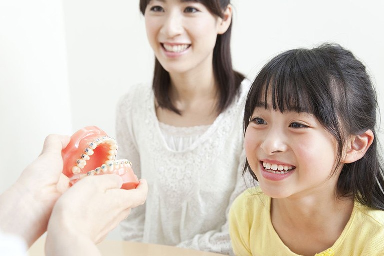 歯科治療に「痛い」「怖い」という印象を持つ患者様の気持ちに寄り添い、安心して相談できる関係づくりを大切にしています。