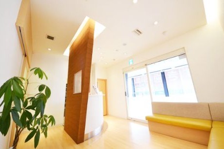 ①外観②診療室③待合室