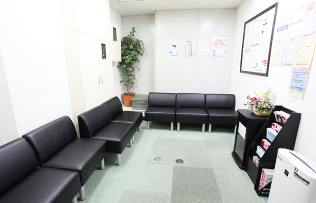 滝沢歯科医院 ①外観 ②診察室 ③待合室