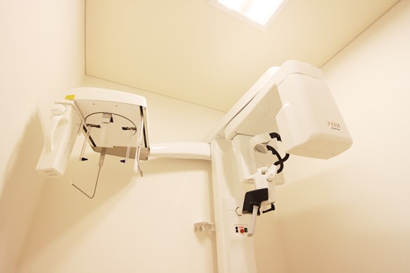 歯科用3D-CTスキャンを導入し精密な診断を行っています