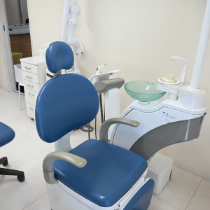 ①外観②受付③診療室