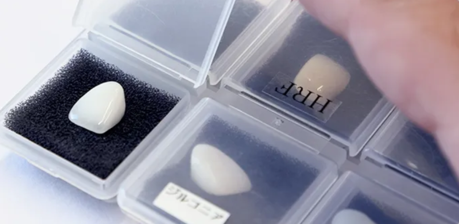 天然歯に近い、白く美しい歯へ。