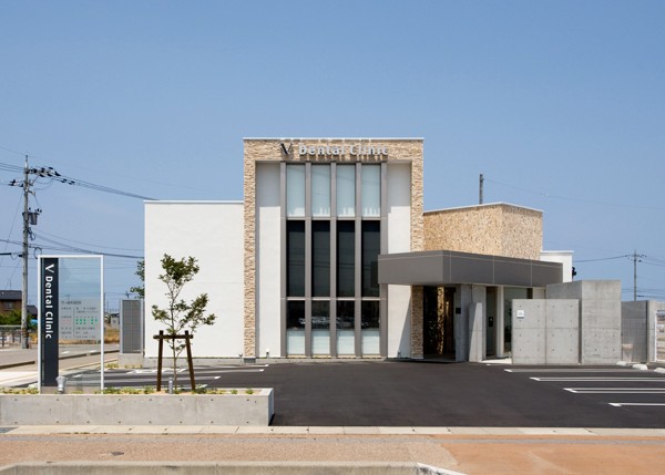 ①外観②受付③診療室