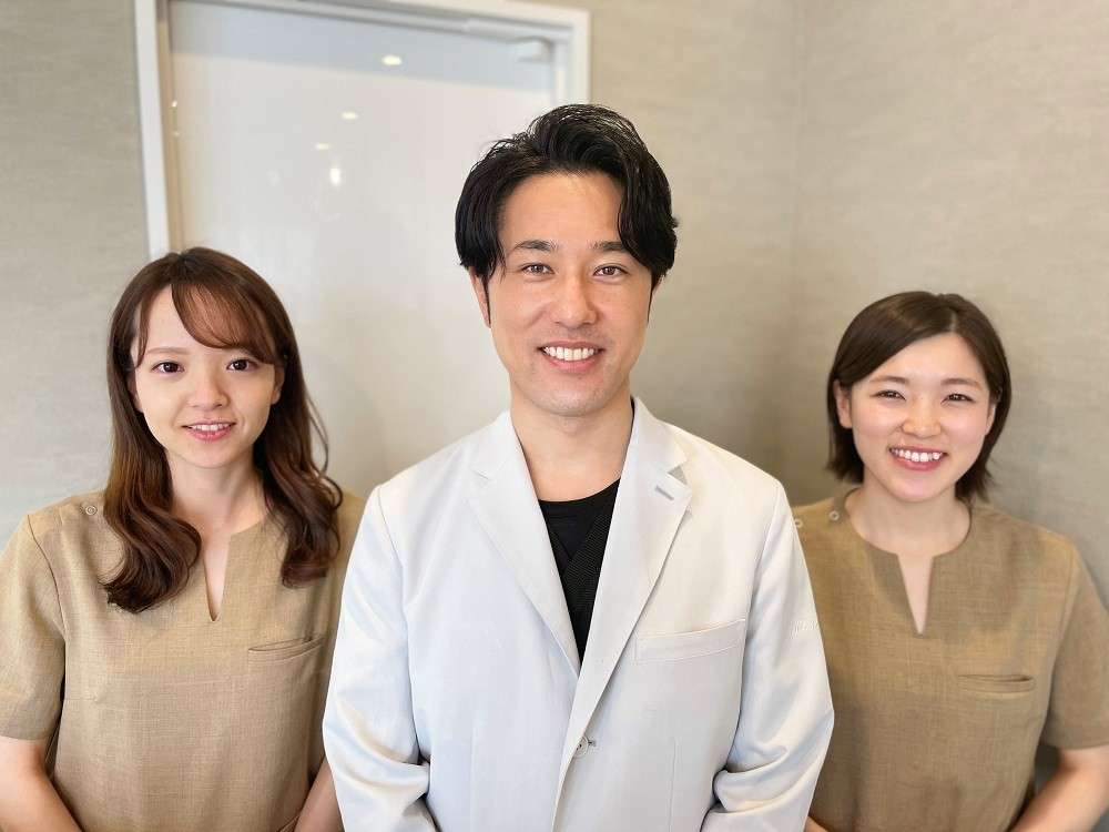 日本補綴歯科学会の認定医で、国際口腔インプラント学会の認定専門医が院長をしております。【年中無休　土日祝も診療】
