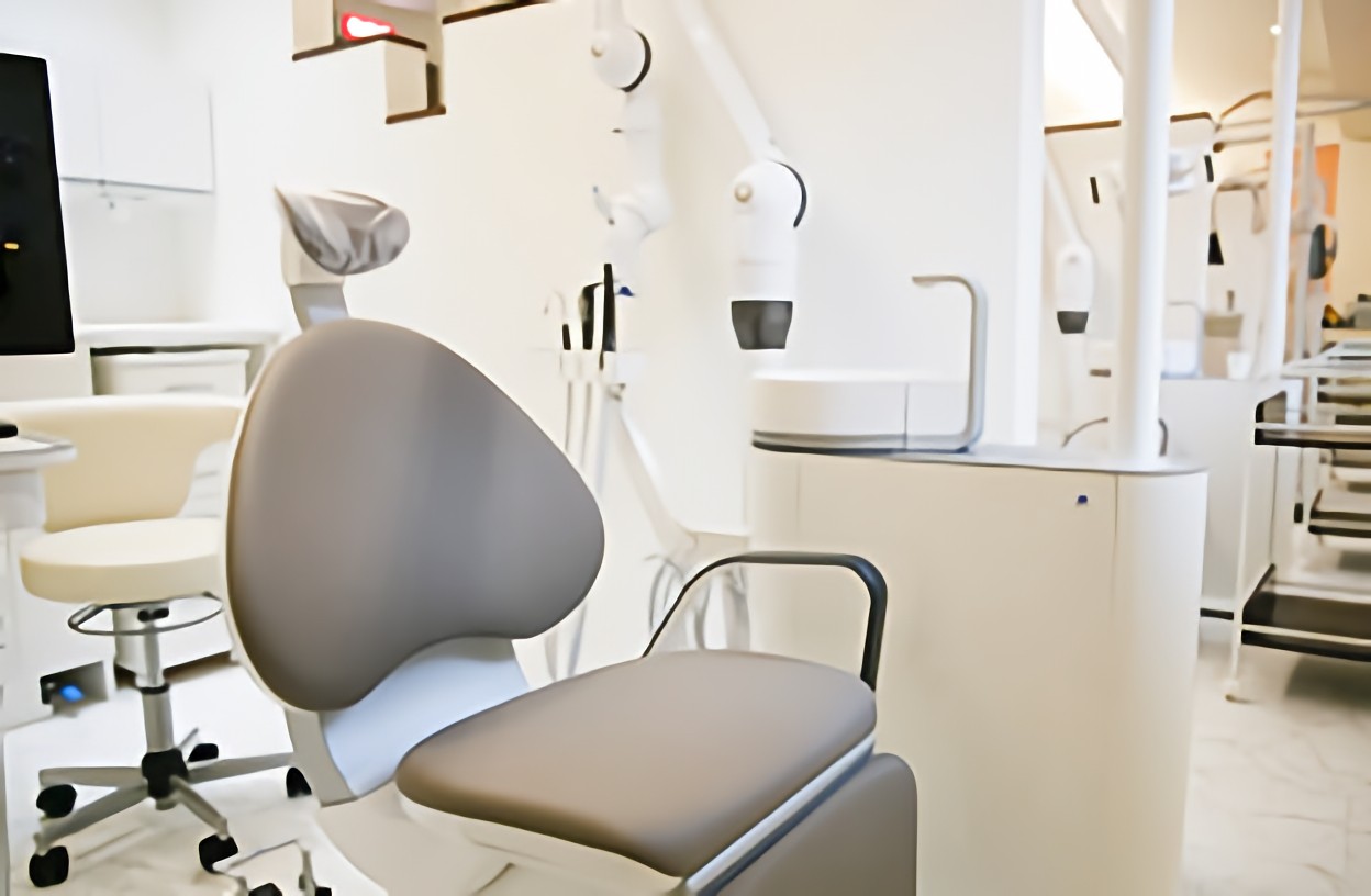 ①診療室②受付③待合室