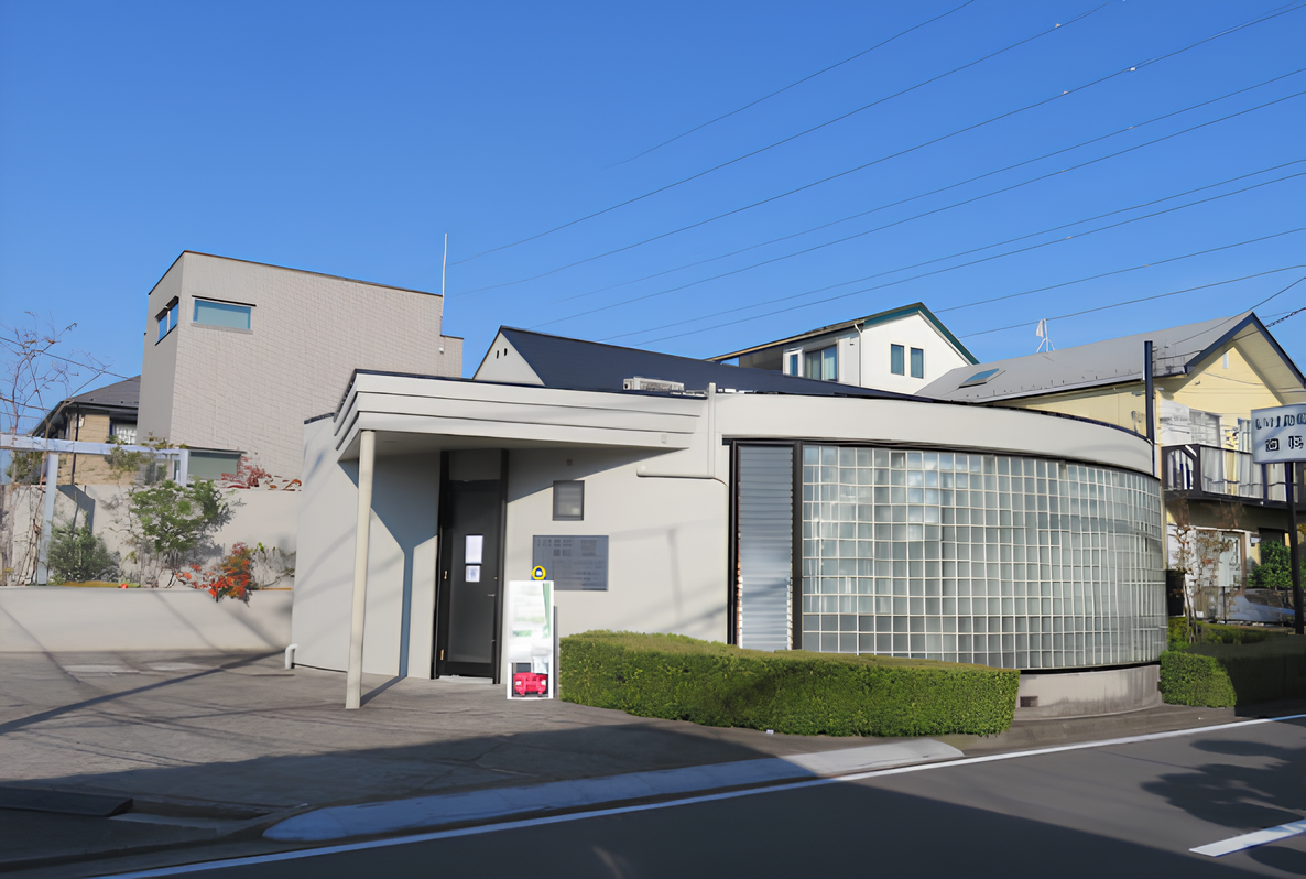 【土曜も18時半まで診療】補綴専門医・インプラント専修医が診療するいけたに歯科