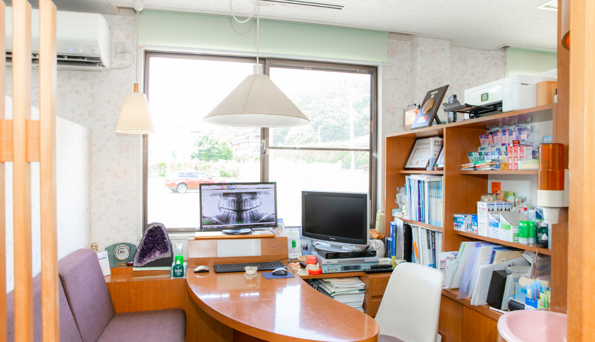 【上月駅から徒歩5分】院長は日本顎顔面インプラント学会の認定医・指導医の池田歯科医院