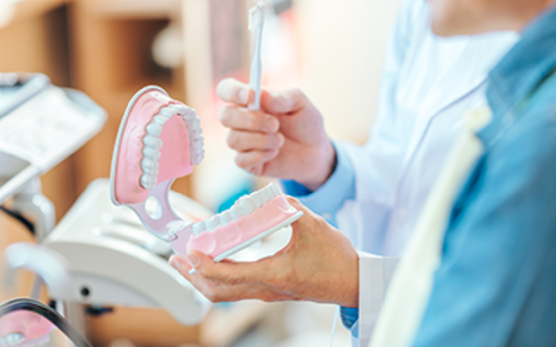 高精度な技工技術と丁寧な調整で快適な入れ歯を提供します