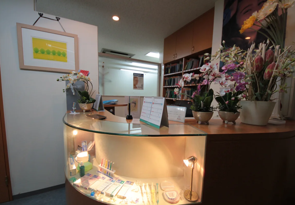 ①待合室②受付③診療