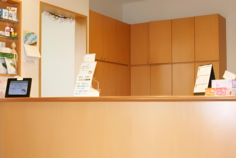 【日本矯正歯科学会認定医が在籍】予防と歯並び治療に力を入れるすぎもと歯科