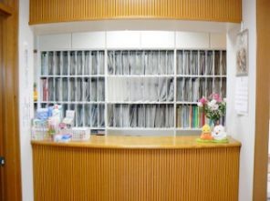 ①外観②受付③診療室