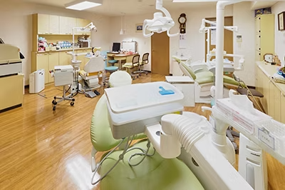 【静岡駅南口徒歩5分】オーダーメイド矯正の岩﨑矯正歯科クリニック