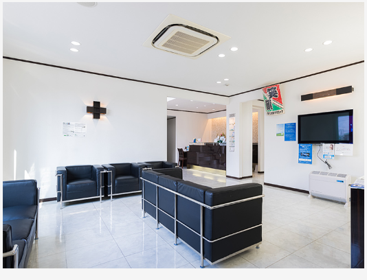 ①外観②待合い③診療室