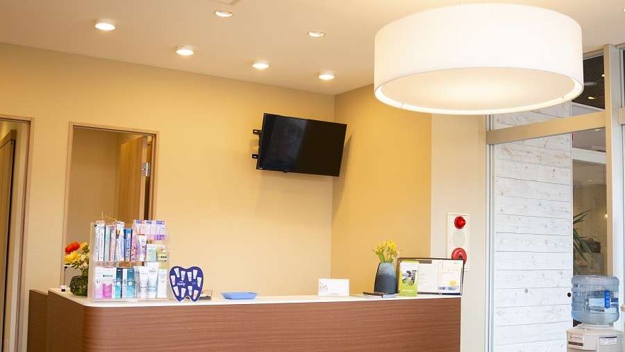 みなみかしわ駅ノ歯科は南柏駅より徒歩1分に立地し、インプラント治療を得意とする総合歯科医院です