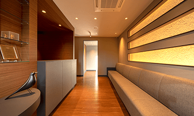 【西宮名塩駅徒歩2分・駐車場7台完備】プライバシーに配慮した快適空間の芝辻歯科医院